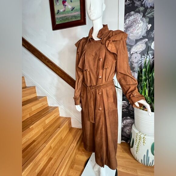 Free People x Brenda Knight NIGEL PRESTON
Long Ruffle English Coat - Rust - Picture 7 of 10